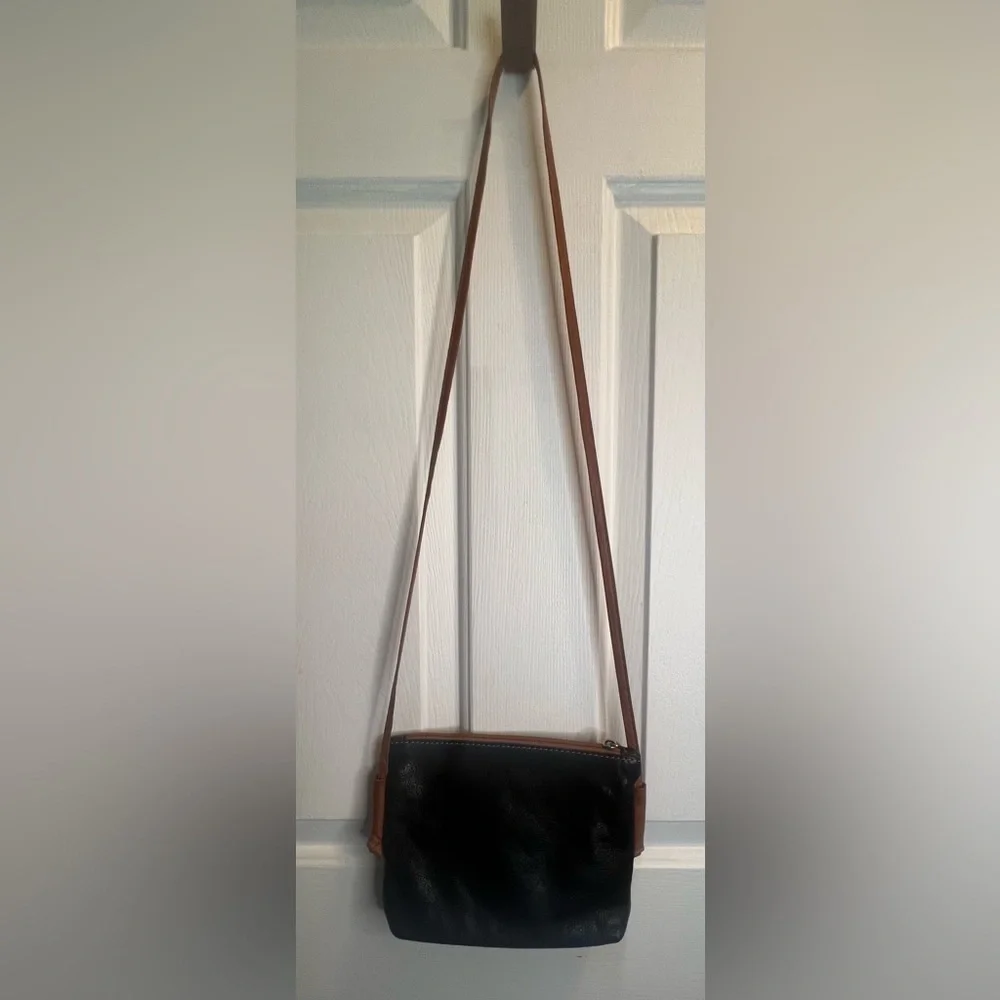 Elegant Black and Tan Leather Crossbody Bag
